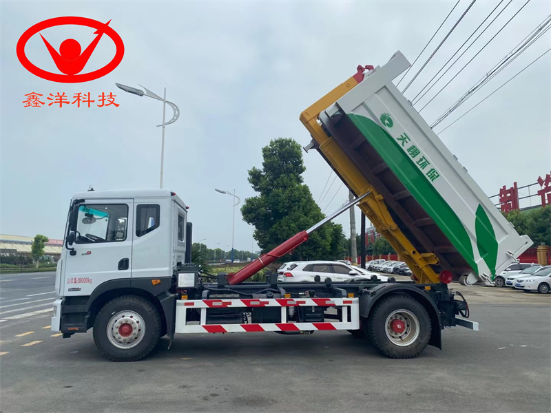 18吨东风D9勾臂垃圾车